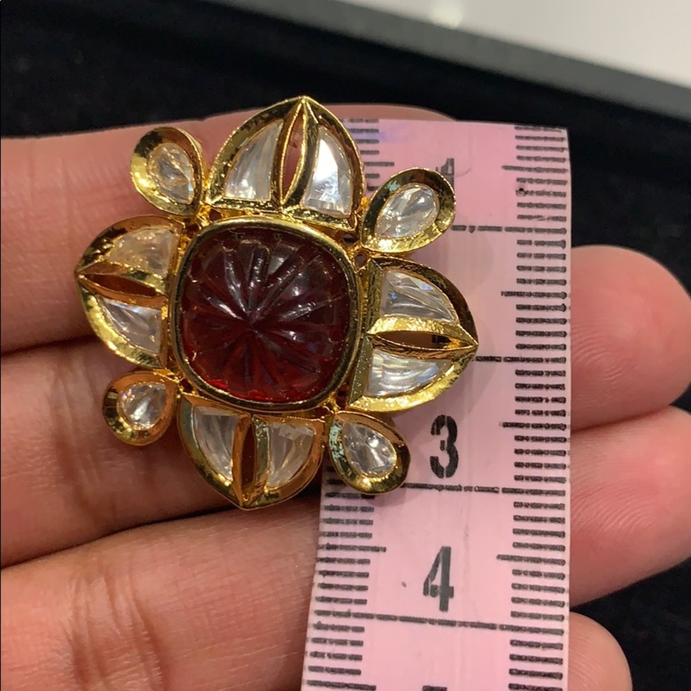 red stud - Picture 5 of 5